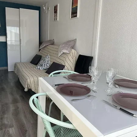 2p Avec Tennis, Piscine, Park Prive, A 800m - St Pierre La - Fr-1-229d-142 Apartment *